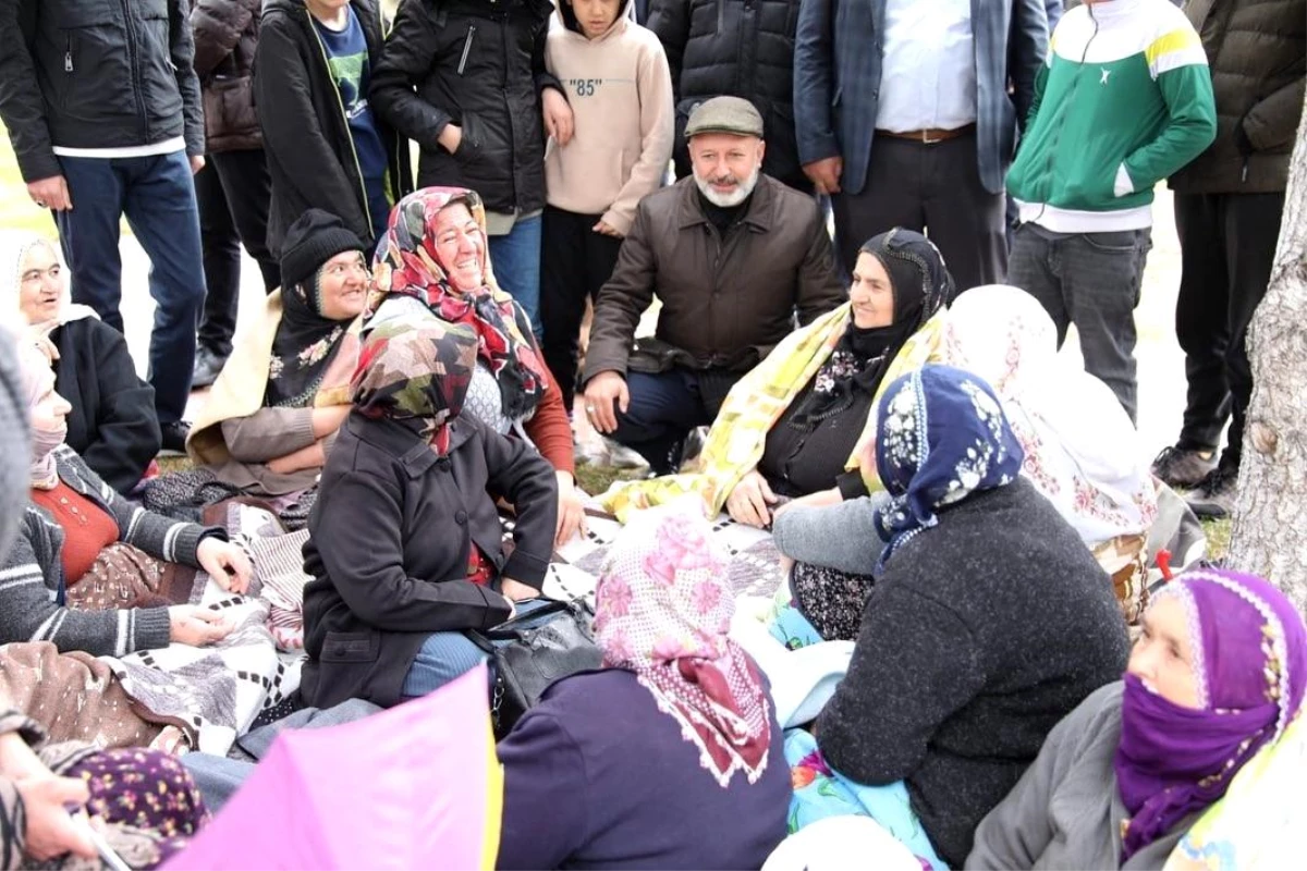 Başkan Çolakbayrakdar, şükür sofrasında vatandaşlarla bir araya geldi