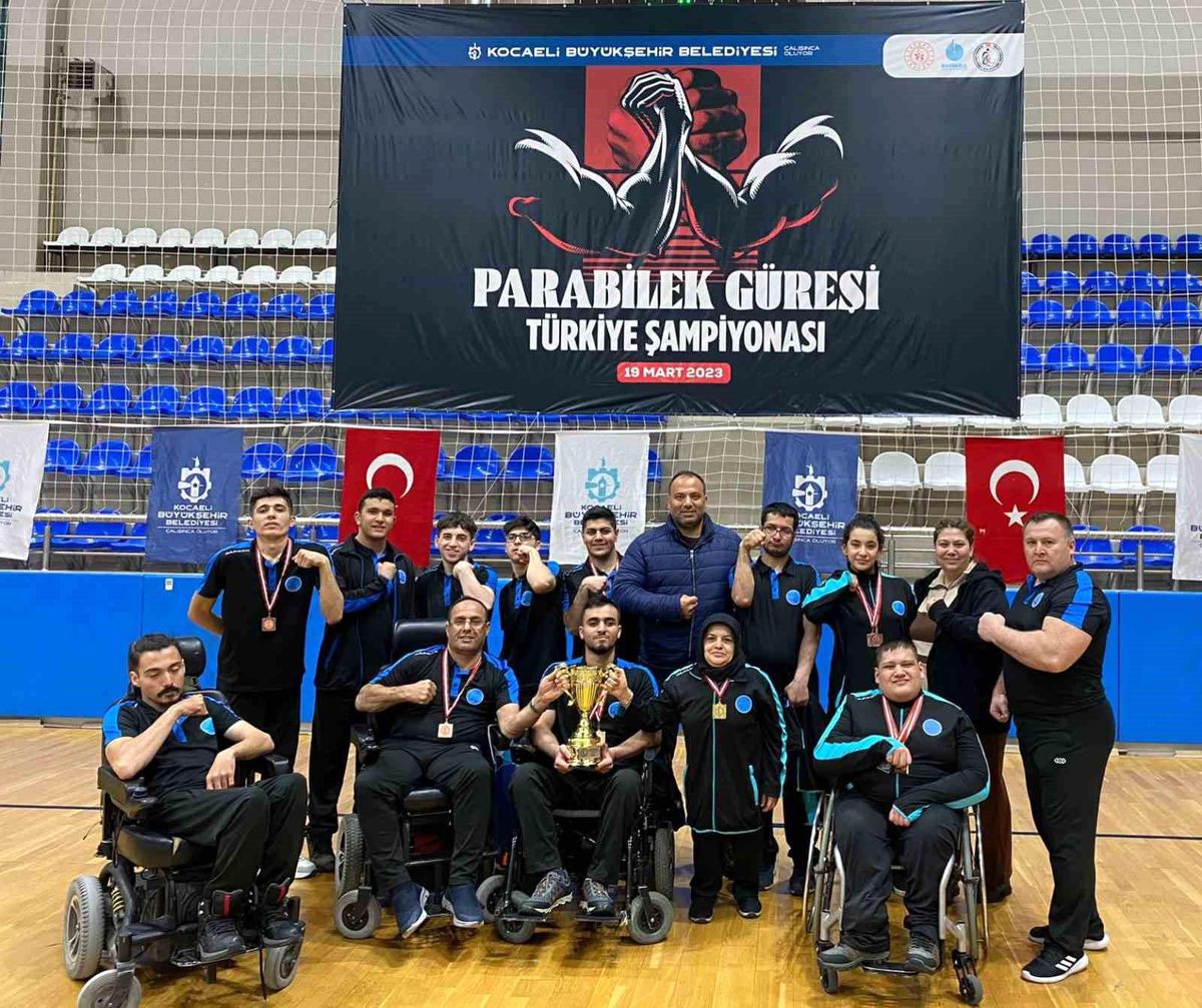 Bağcılar Belediyesi Engelliler Spor Kulübü bilek güreşi sporcularından 12 madalya