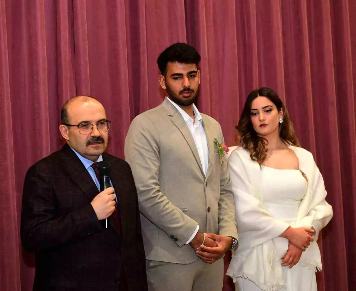 Depremde ailesini kaybetti, annesinin hayalini gerçekleştirmek için nikahını Trabzon\'da kıydı