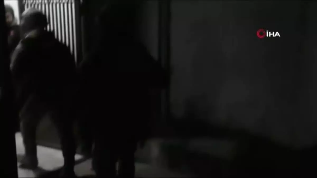 Emniyet\'ten uyuşturucu satıcılarının \'Kökünü Kurutma\' operasyonu: 48 gözaltı