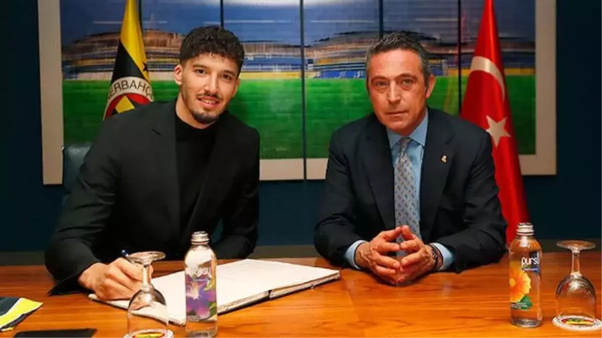 Ali Koç, 4 sezonluk sözleşmeye imzasını atan Altay Bayındır\'ı göklere çıkardı: Örnek bir futbolcu