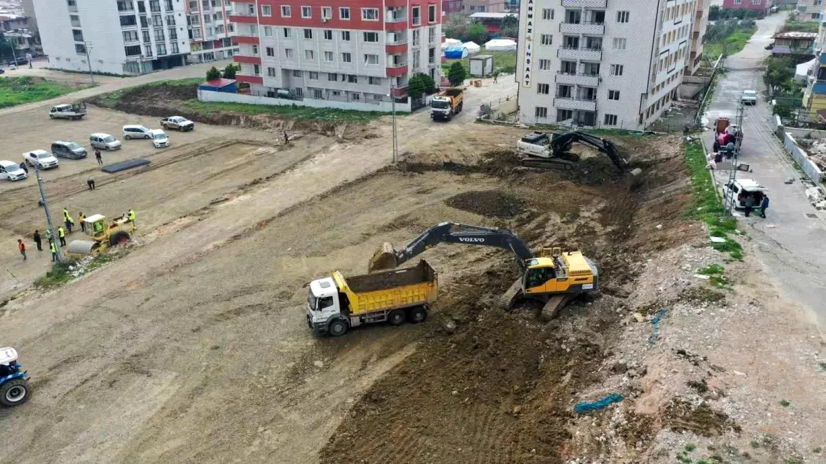 Kocaeli Büyükşehir, Hatay esnafına 7 noktada prefabrik çarşı kuruyor