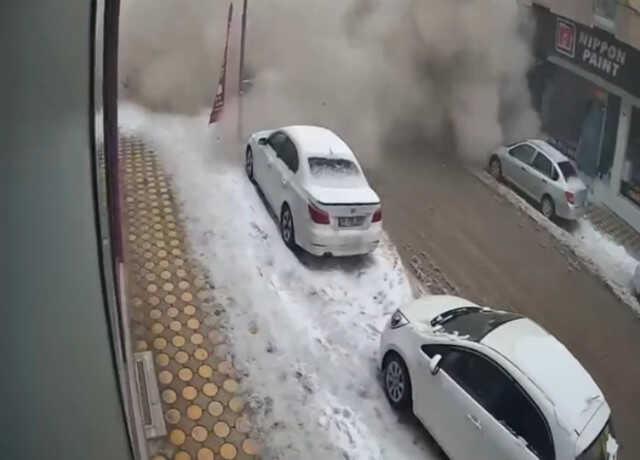 Malatya'da depremin yeni görüntüleri ortaya çıktı! Toz bulutunun içinde gözden kayboldular