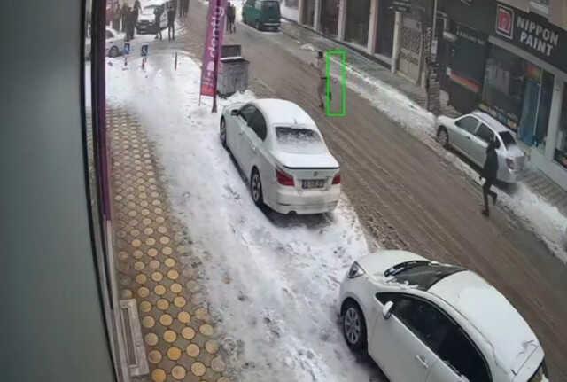 Malatya'da depremin yeni görüntüleri ortaya çıktı! Toz bulutunun içinde gözden kayboldular