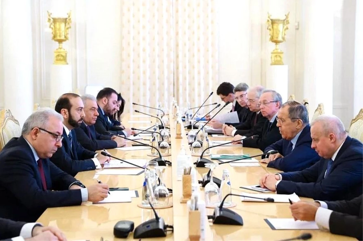 Rusya Dışişleri Bakanı Lavrov: "Batı, Rusya ve Ermenistan\'ın arasını bozmaya çalışıyor"