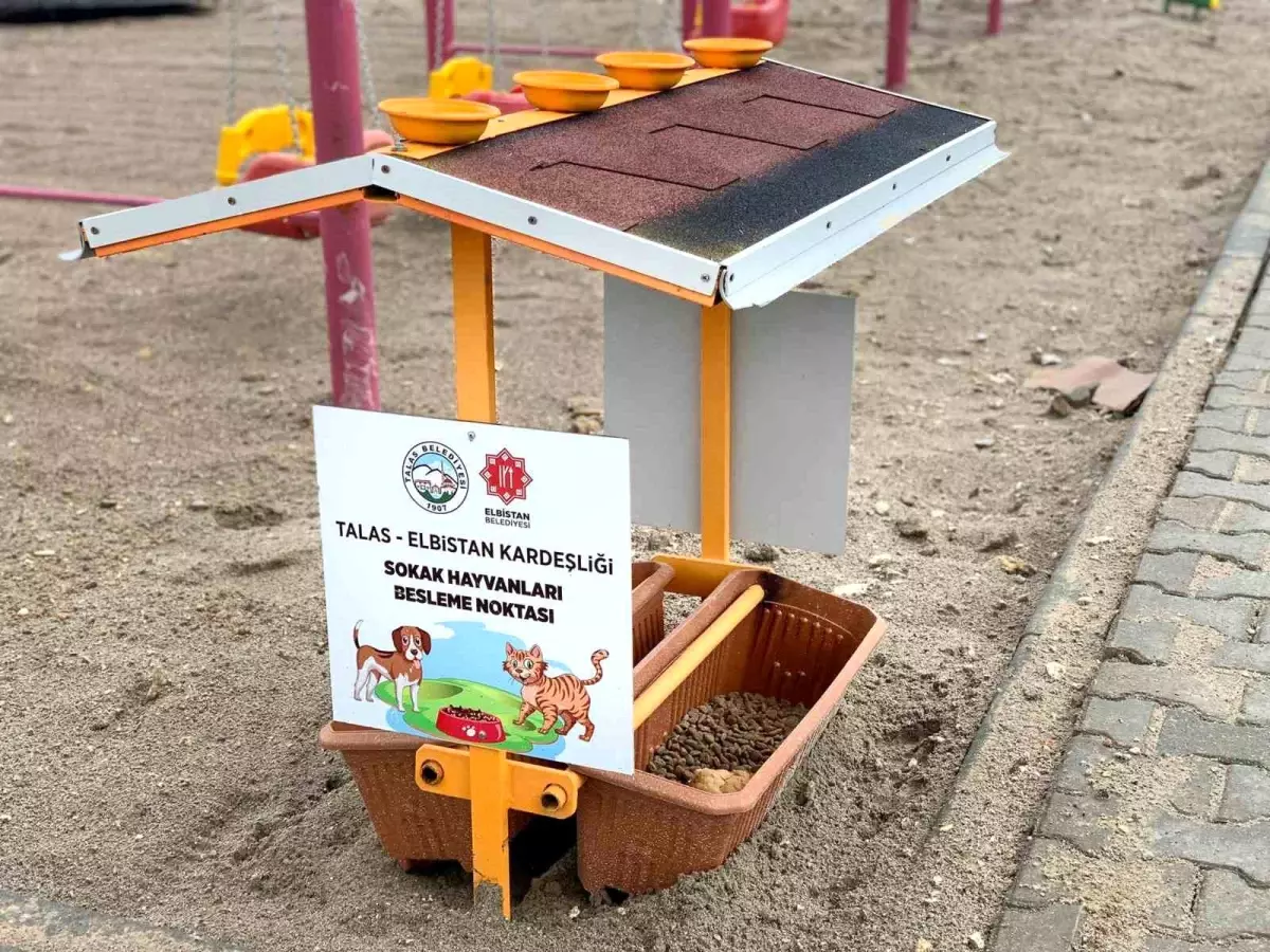 Talas, Elbistan\'da minik dostları da unutmadı