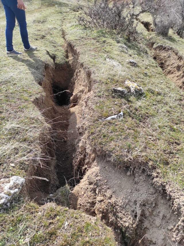 Yeri yerinden oynatan depremin Çekirge Dağı'nda yarattığı değişim inanılmaz! Hala sesler geliyor