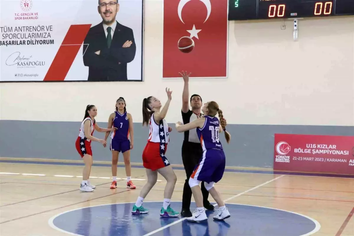 Basketbol U16 Kadınlar Bölge Şampiyonası, Karaman\'da başladı