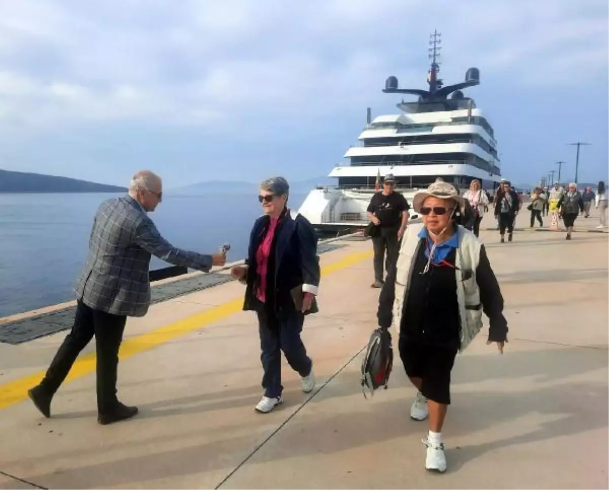 Bodrum\'a sezonun ilk kruvaziyeri geldi