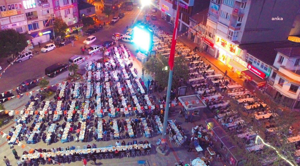 Burhaniye Belediyesi, Ramazan Ayı Boyunca İftar Yemeği Verecek
