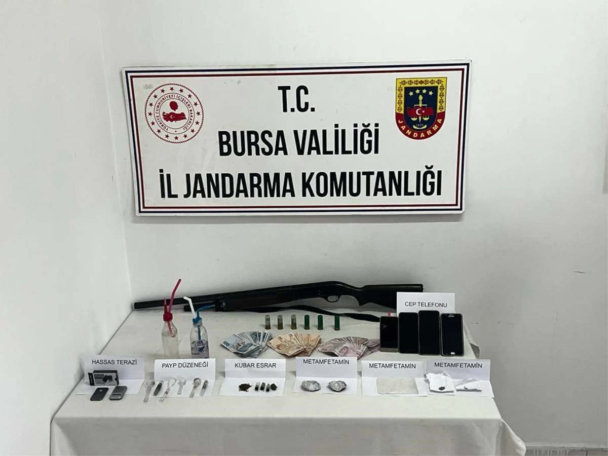 Bursa\'da 34 suç kaydı olan uyuşturucu taciri kıskıvrak yakalandı