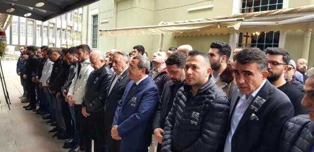 Çarptığı cam kapının kırılması sonucu yaralanan ünlü restorancı hayatını kaybetti