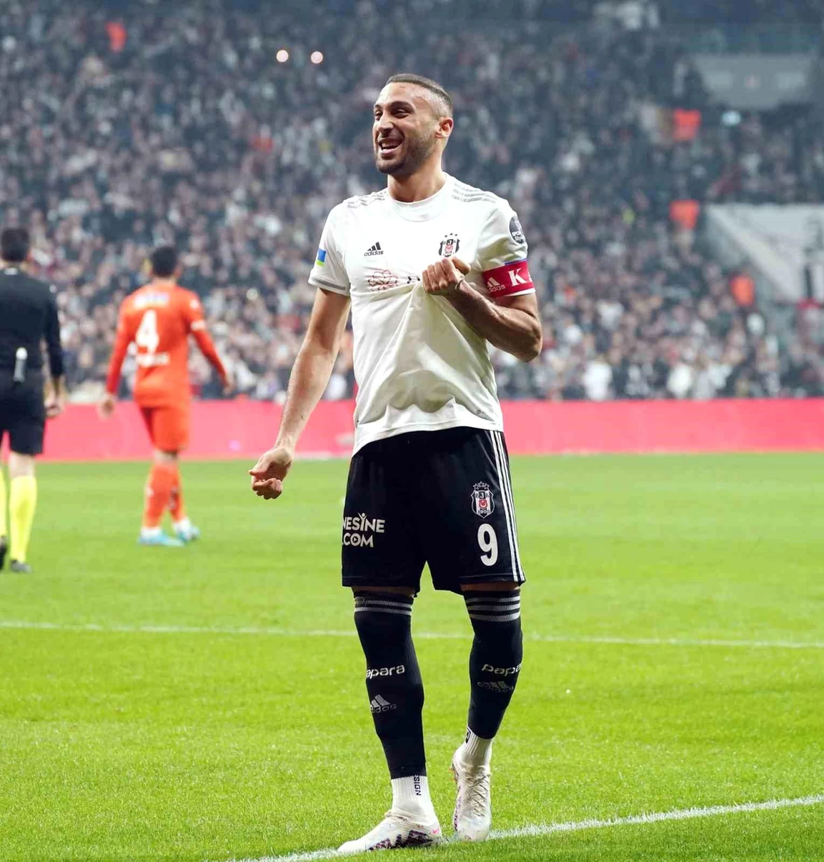 Cenk Tosun: "Beşiktaş\'ta kalıyorum"