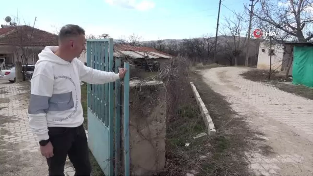 Depremde enkazdan kurtarılan kedi, mikroçip sayesinde sahibine teslim edildi