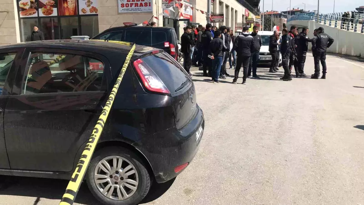 Elazığ\'da silahlı bıçaklı kavga: 2 yaralı