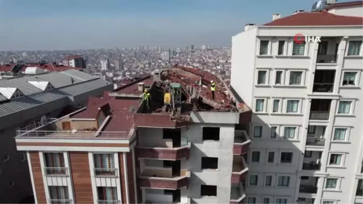 SOSYAL MEDYADA ÇOK KONUŞULAN BAĞCILAR\'DAKİ BİNANIN YIKIMINA BAŞLANDI