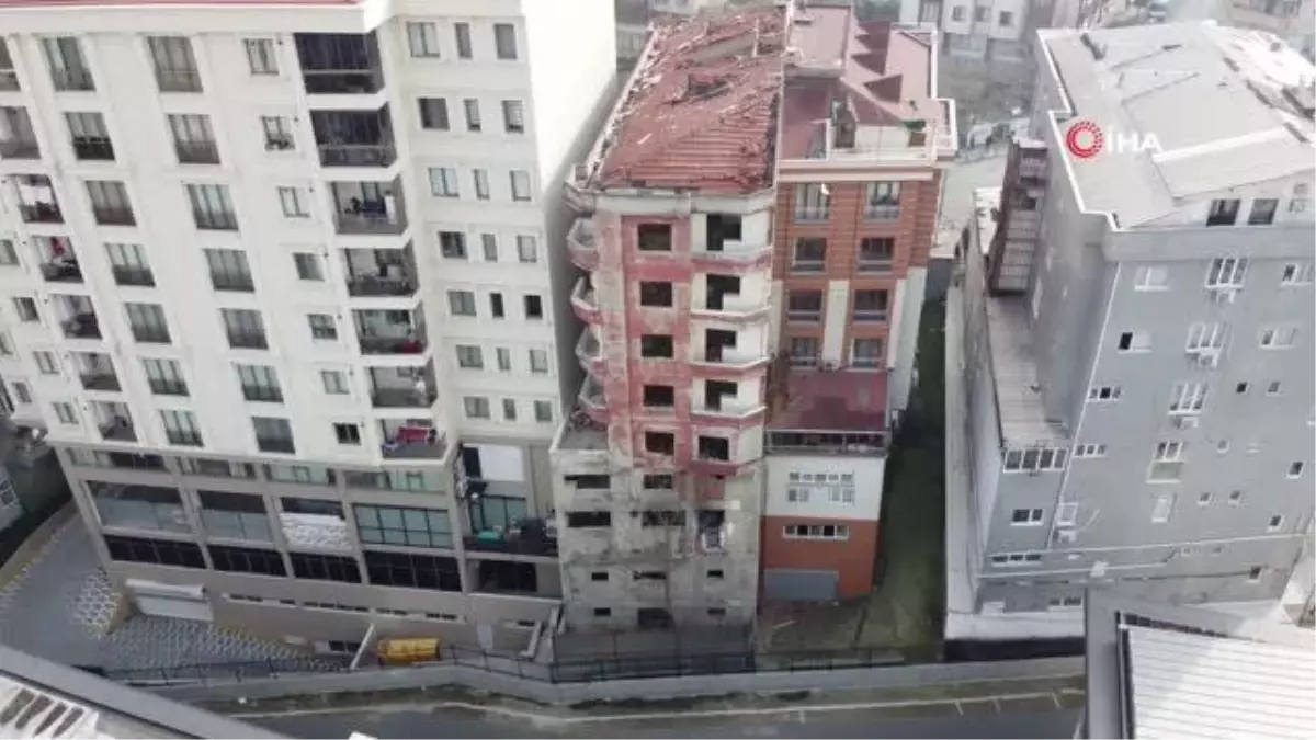 Görüntüsüyle sosyal medyaya konu olan o bina yıkıldı