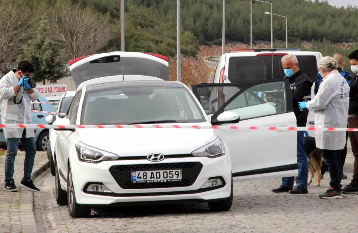 Hastane acil servisi otoparkında araç içinde ölü bulundu