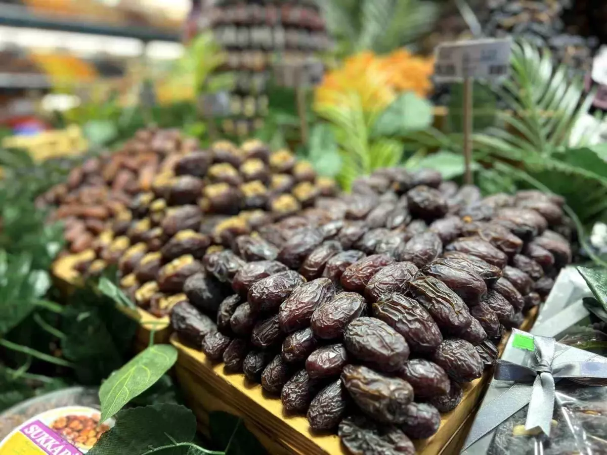 İlk oruç öncesi hurmalara yoğun ilgi