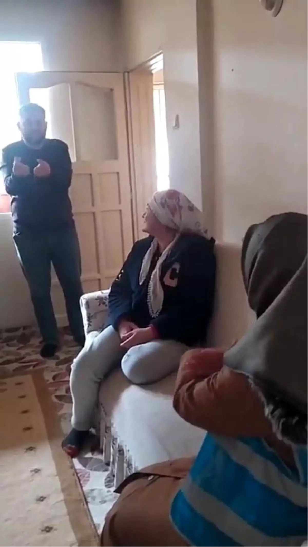 İşitme engelli depremzedelerin \'sesi\' oldu