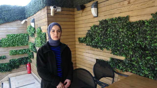 İstanbul'da bir garip olay: Önce masadaki yemeği yedi, ardından kamerayı kırdı İstanbul'da bir garip olay: Önce masadaki yemeği yedi, ardından kamerayı kırdı
