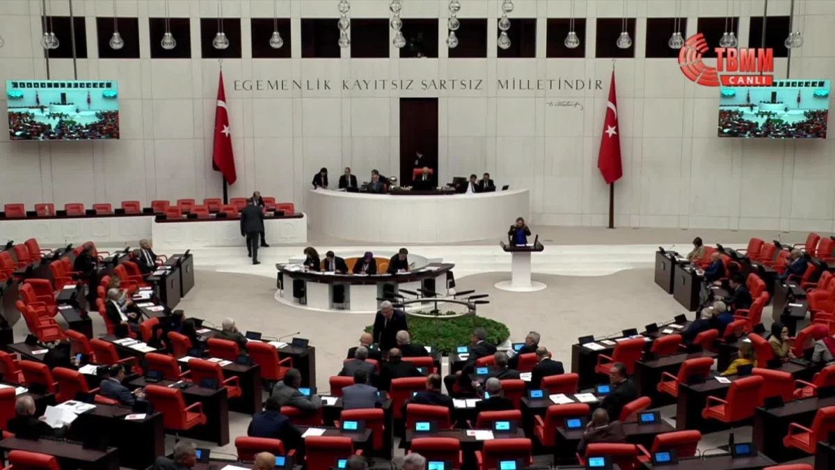 İyi Parti\'nin, "Deprem Bölgesindeki Sağlık Personelinin Çalışma ve Barınma Koşullarının Araştırılması" Önergesi AKP ve MHP\'li Milletvekillerinin...