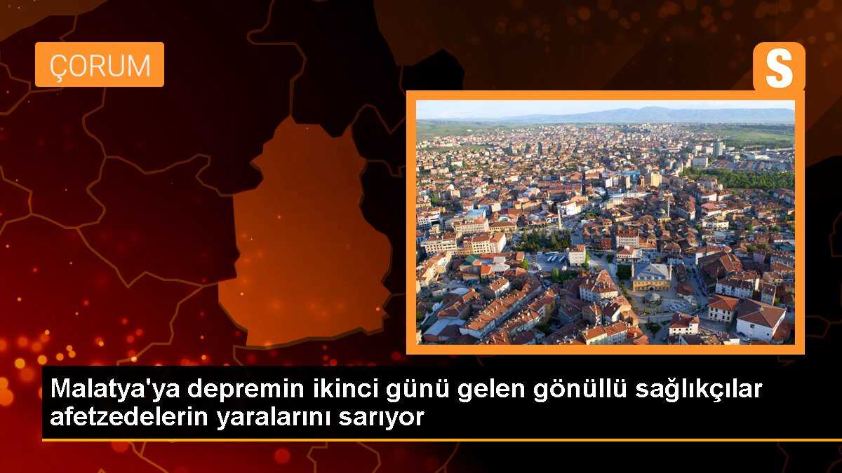 Malatya\'ya depremin ikinci günü gelen gönüllü sağlıkçılar afetzedelerin yaralarını sarıyor