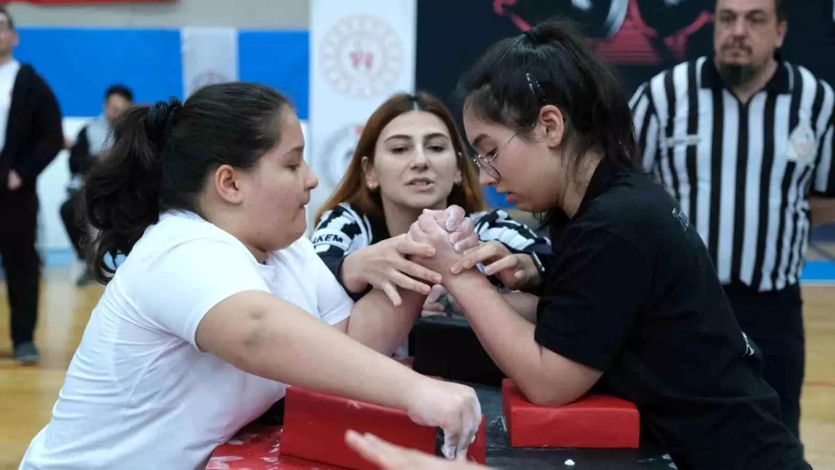 Para Bilek Güreşi heyecanı sona erdi