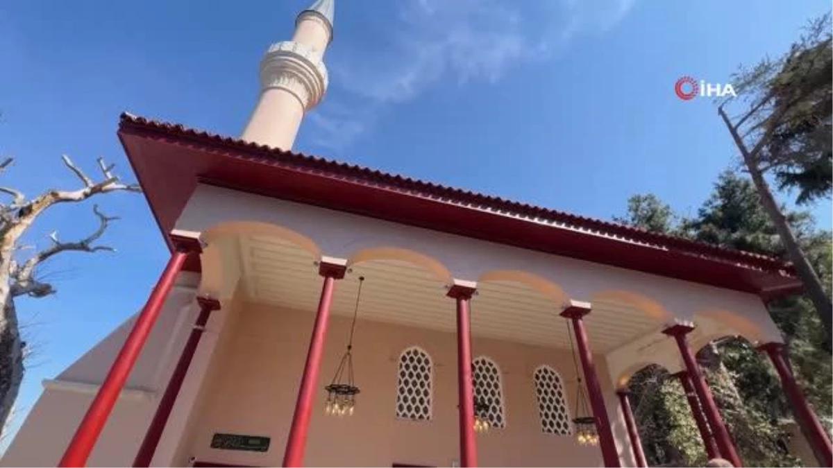 Yeniden ibadete açılmak için gün sayan tarihi Vaniköy Camii böyle görüntülendi
