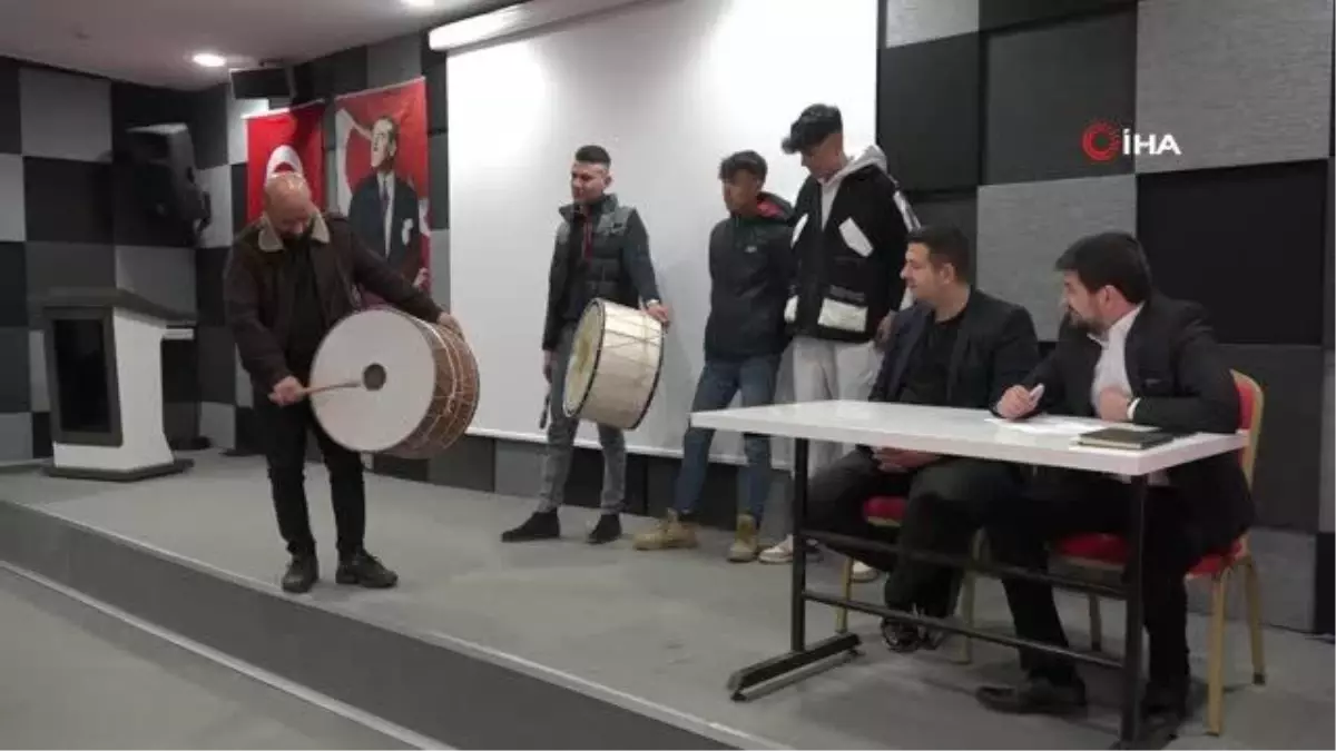 37 yıllık Ramazan davulcusu bu yıl da vatandaşları sahura kaldıracak