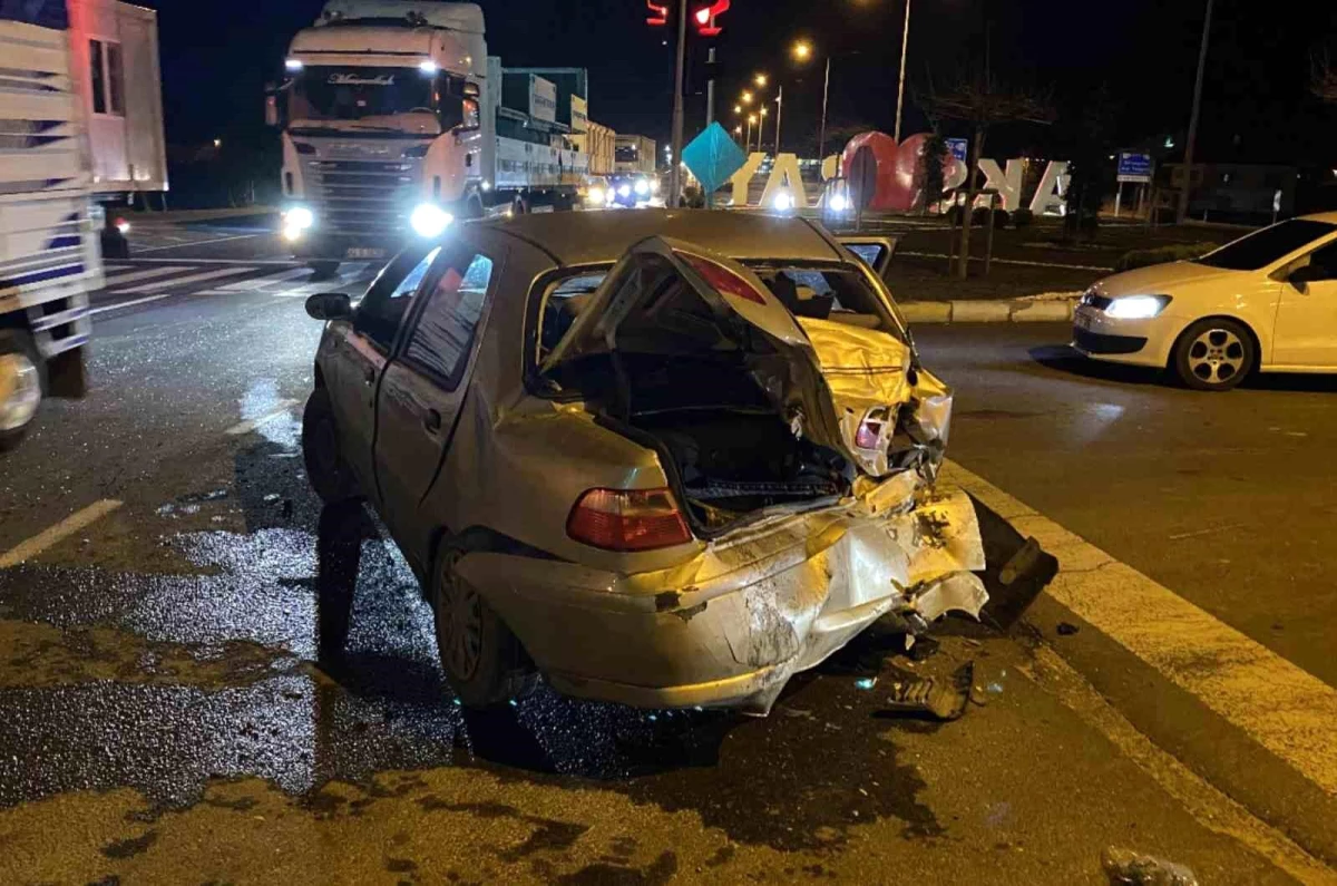 Aksaray\'da tır ile otomobil çarpıştı: 3 yaralı