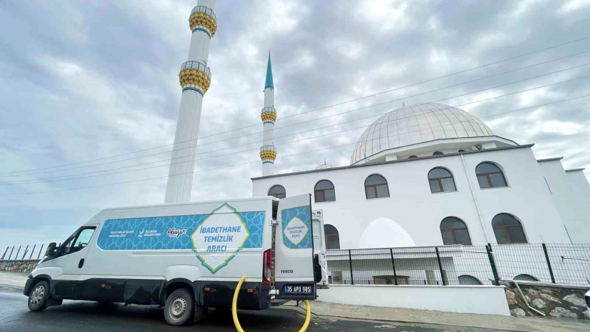 Aliağa Belediyesinden ibadethanelerde Ramazan temizliği