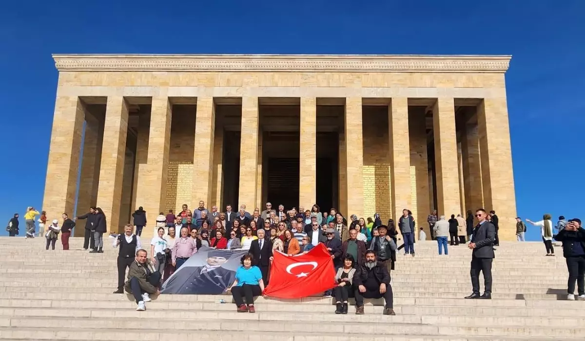 \'Benim Vekilim İlhan Özcan\' diyen 100 kişilik ekipten Ankara çıkartması