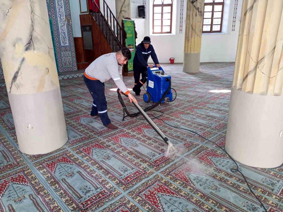 Camiler Ramazan\'a hazır