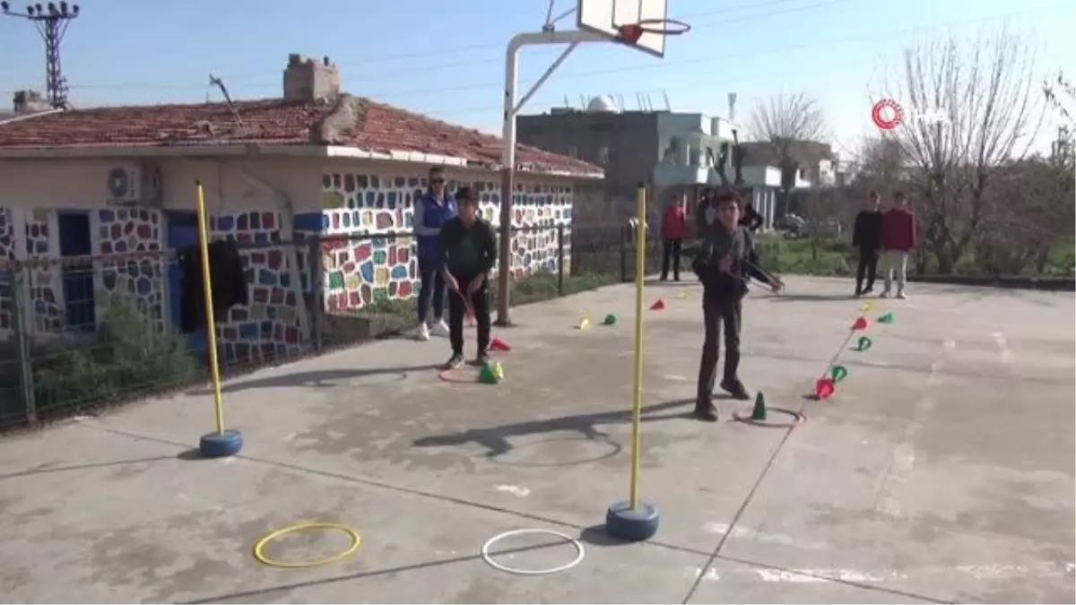 Cizreli çocuklar Gençlik ve Spor Bakanlığı'nın projeleriyle doyasıya eğleniyor