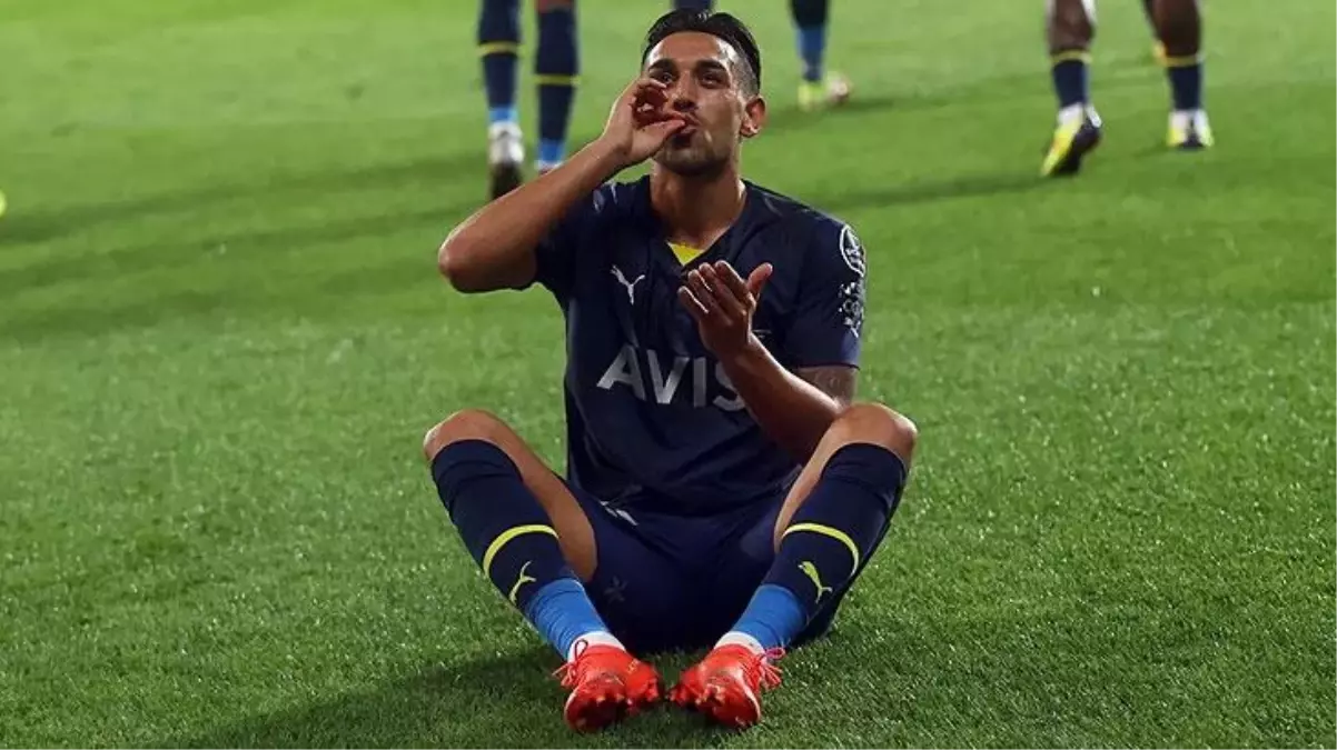 Fenerbahçe taraftarlarının hedef aldığı İrfan Can Kahveci\'nin menajeri sessizliğini bozdu