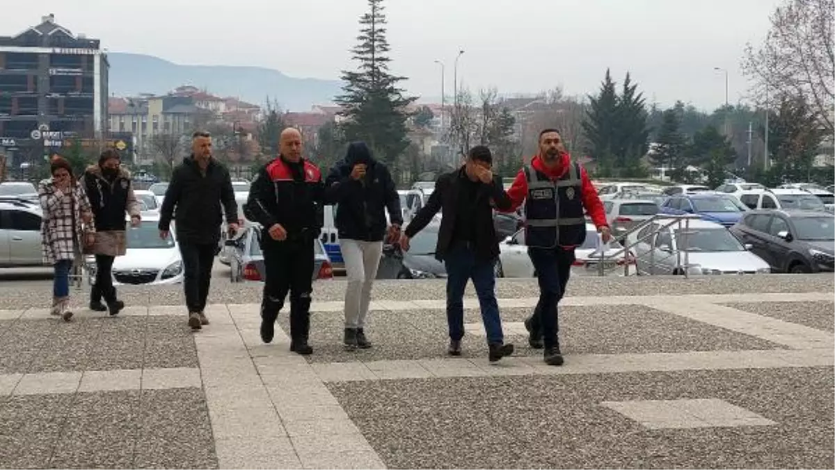 İş yerinden 500 bin TL çalan 3 şüpheli yakalandı; kasayı açmak için özel gitmiş