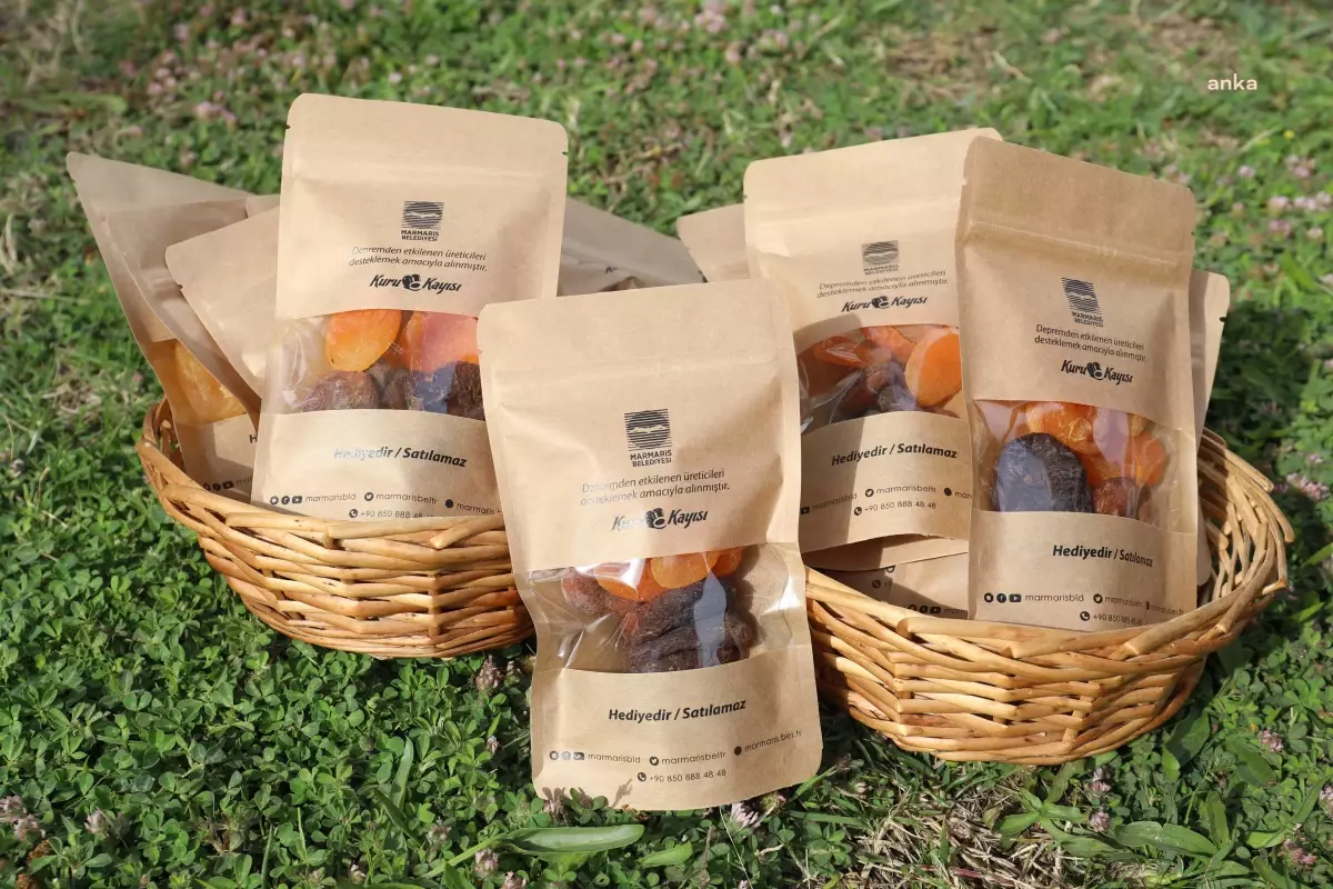 Marmaris Belediyesi Depremzede Üreticiden Aldığı Kayısıyı İftar Sofrasına Taşıyor