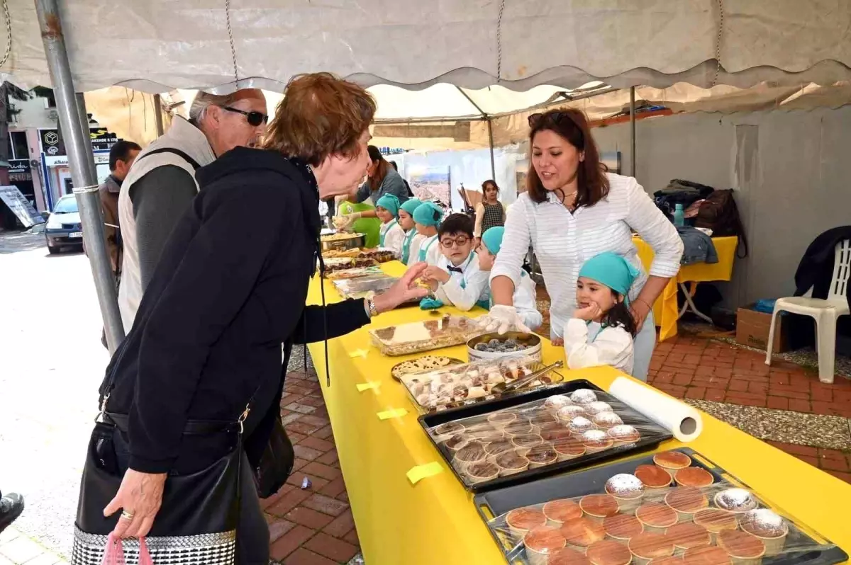 Minik yüreklerden depremzede kardeşleri için iyilik panayırı