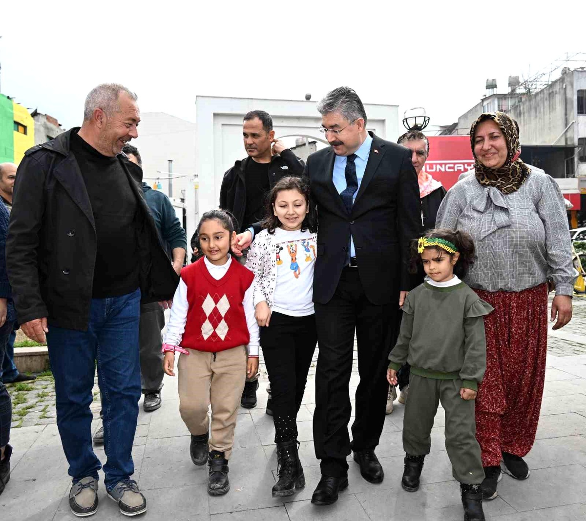 Osmaniye\'de, depremde hayatını kaybedenler için aşure dağıtıldı