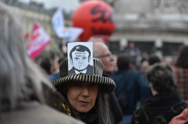 Protesto ve grevler sürerken Macron geri adım atmıyor: Reform yıl sonundan önce yürürlüğe girmeli