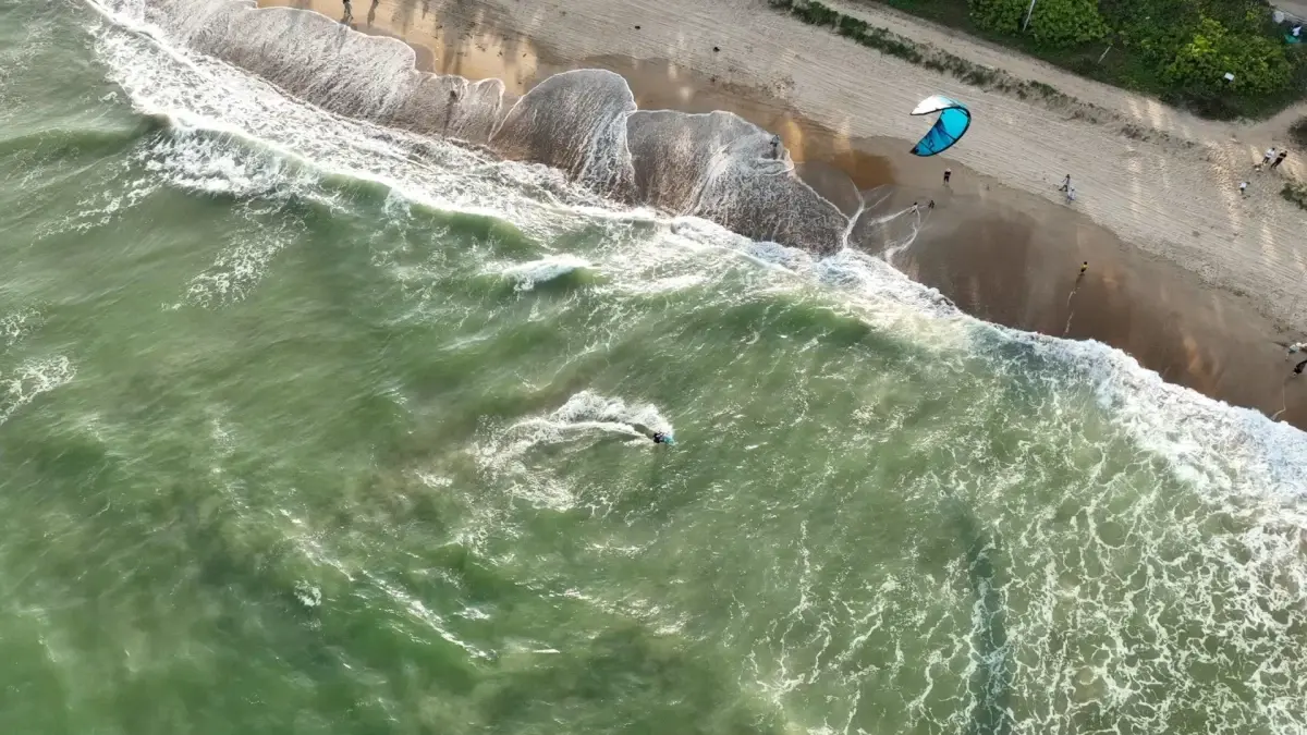 Rus Sörfçü Tutkusunu Çin\'de İşe Dönüştürdü