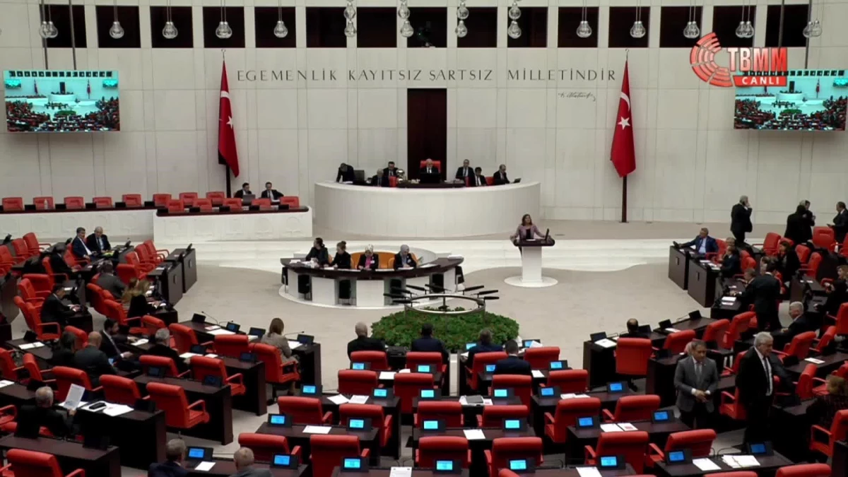Türkiye\'nin Ekonomi Modelinin Araştırılması Önerisi AKP ve MHP\'li Milletvekilleri Tarafından Reddedildi