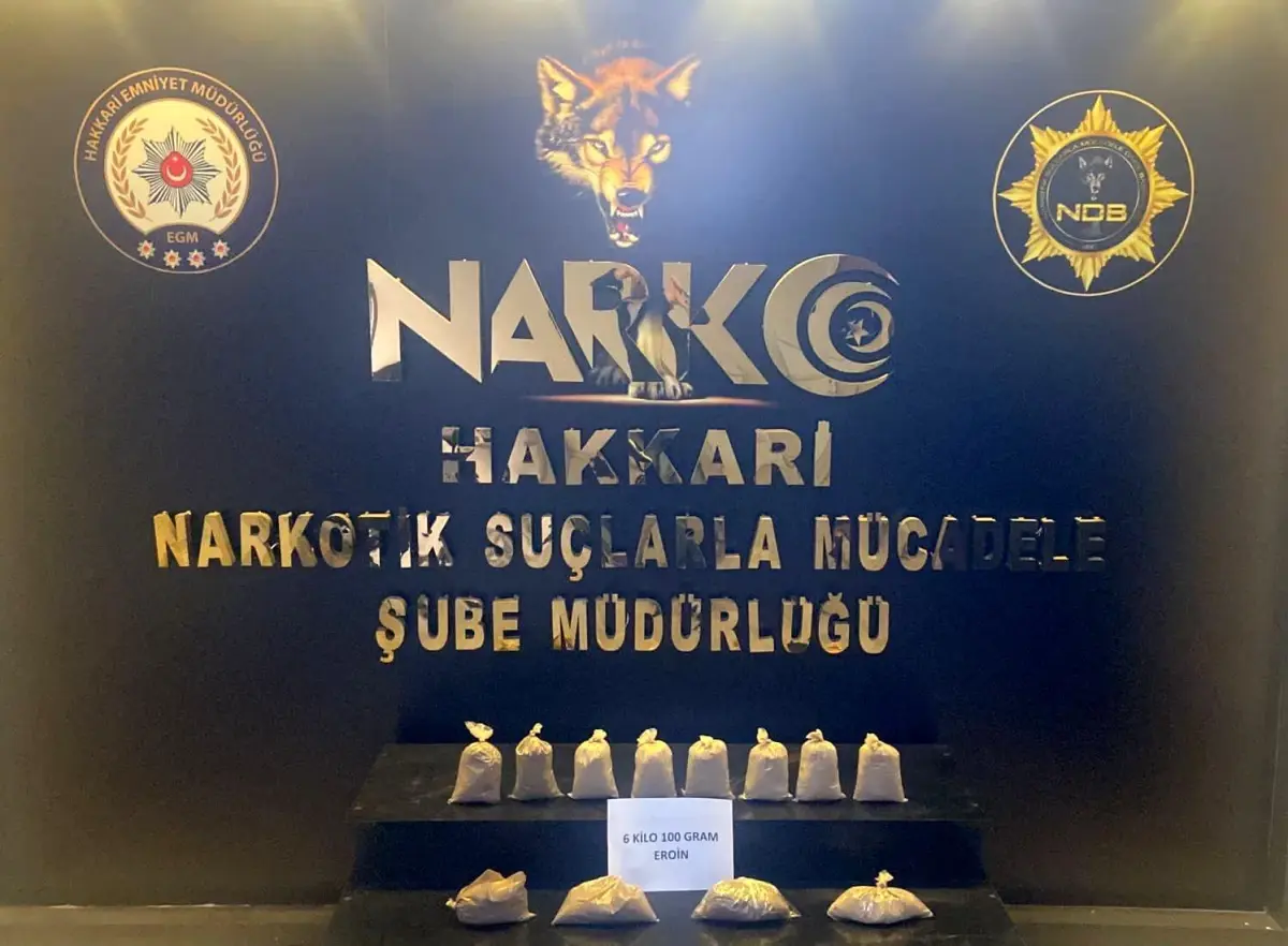 Hakkari\'de 6 kilo 100 gram eroin ele geçirildi