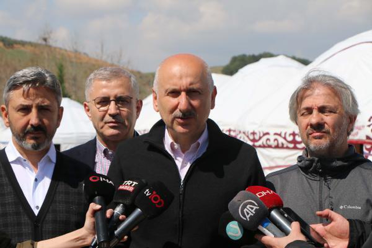 Bakan Karaismailoğlu: Şehirlerimizi yeniden inşa ediyoruz