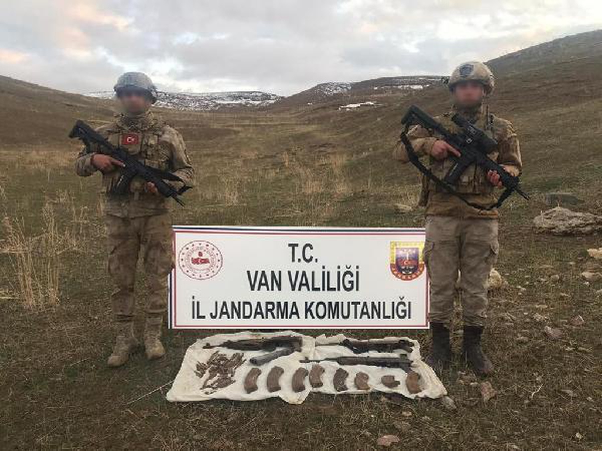 Van\'da silah ve mühimmat ele geçirildi