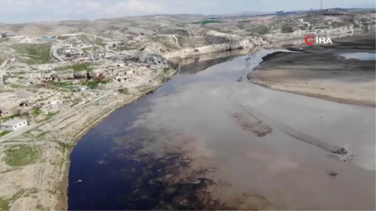 Batman Çayı ve Dicle Nehrine sızan ham petrol böyle görüntülendi