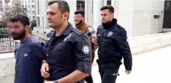 Gülerek cezaevine gittiler