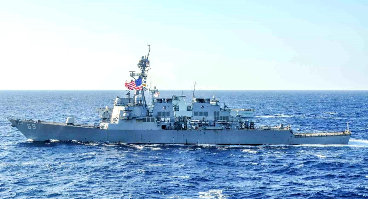 Çin: "ABD savaş gemisi izinsiz karasularımıza girdi"