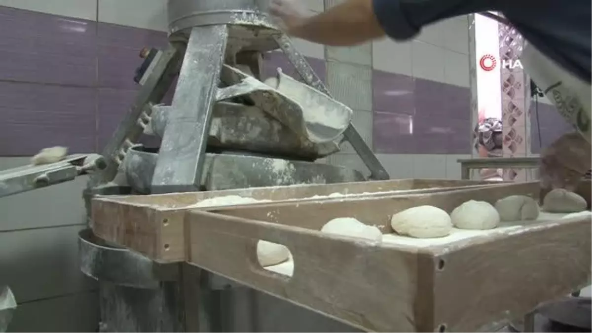 Deprem bölgesinde Ramazan pidesi üretilmeye başlandı